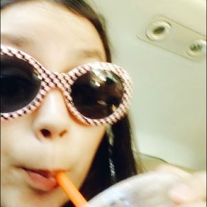 Meet your Posher, Charlotte